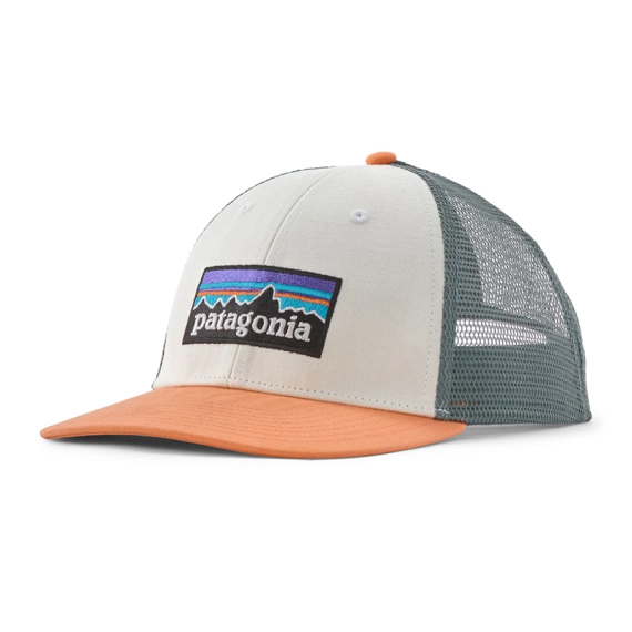 Patagonia P-6 Logo LoPro Trucker Hat WTPE i gruppen Kläder & Skor / Kepsar & Huvudbonader / Kepsar / Truckerkepsar hos Fishline (38283-WTPE-ALL)