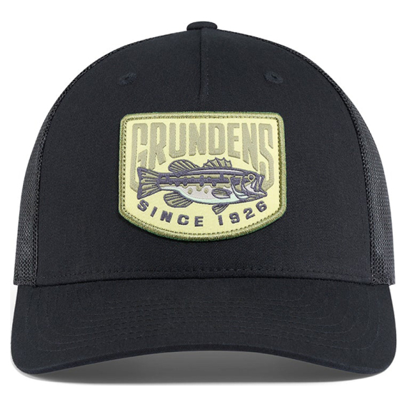 Grundéns Bass Patch Trucker Black i gruppen Kläder & Skor / Kepsar & Huvudbonader / Kepsar / Truckerkepsar hos Fishline (50397-001-0001)