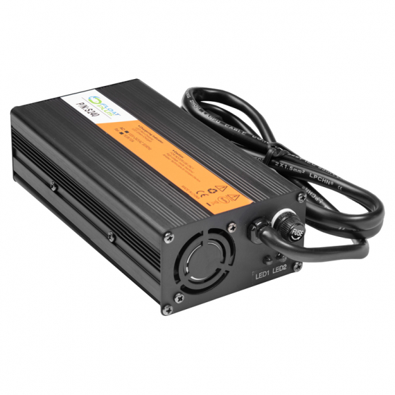 Float Plus Laddare 16,8V/10A i gruppen Marinelektronik & Båt / Marinbatterier & Laddare hos Fishline (FPCHARGER168V10AMP)