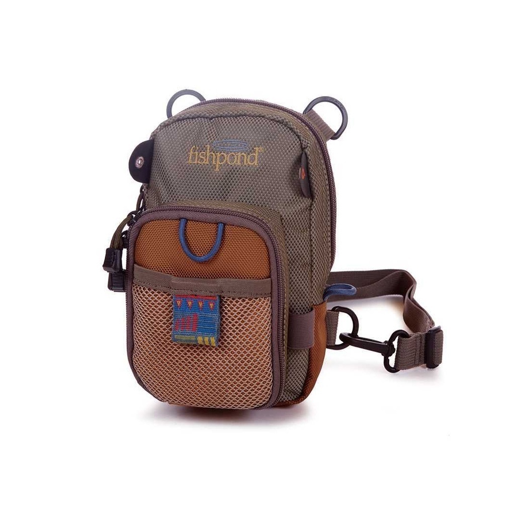 Fishpond San Juan Vertical Chest Pack Sand Saddle Brown i gruppen Förvaring / Fiskeväskor / Midjeväskor hos Fishline (SJVCP-SA-SAB)