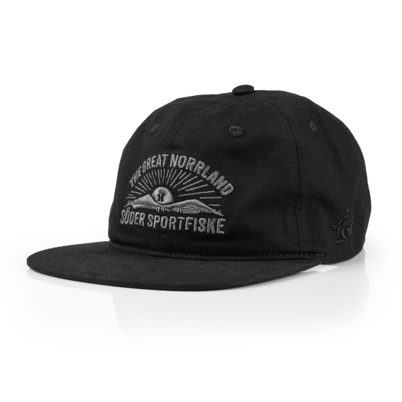 SQRTN x Söder Sportfiske 6-panel Cap, Black i gruppen Kläder & Skor / Kepsar & Huvudbonader / Kepsar / Dad Caps hos Fishline (SQSS-005-OSFA)