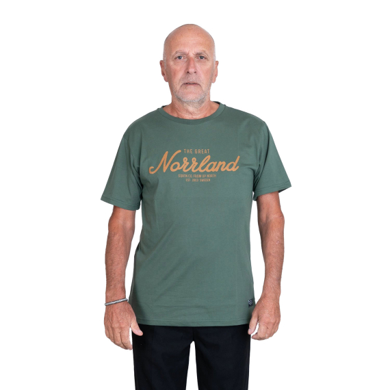 SQRTN Great Norrland T-Shirt Stone Olive i gruppen Kläder & Skor / Kläder / T-shirts hos Fishline (TEE-391-Mr)