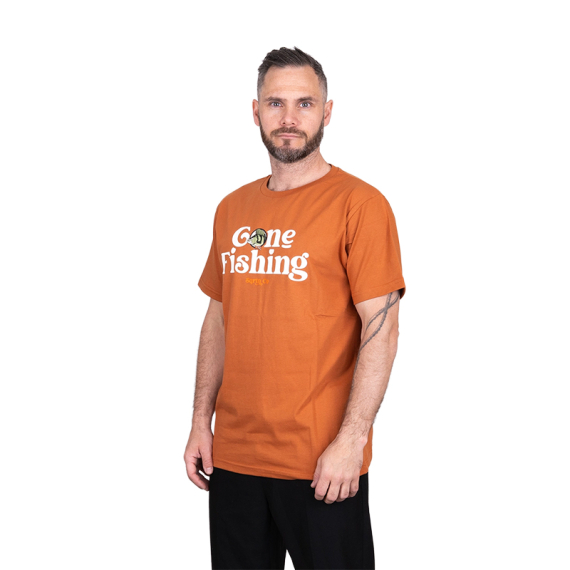 SQRTN Gone Fishing T-shirt Umber i gruppen Kläder & Skor / Kläder / T-shirts hos Fishline (TEE-534-Sr)